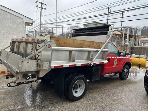 2000 Ford F-450 Dump Truck