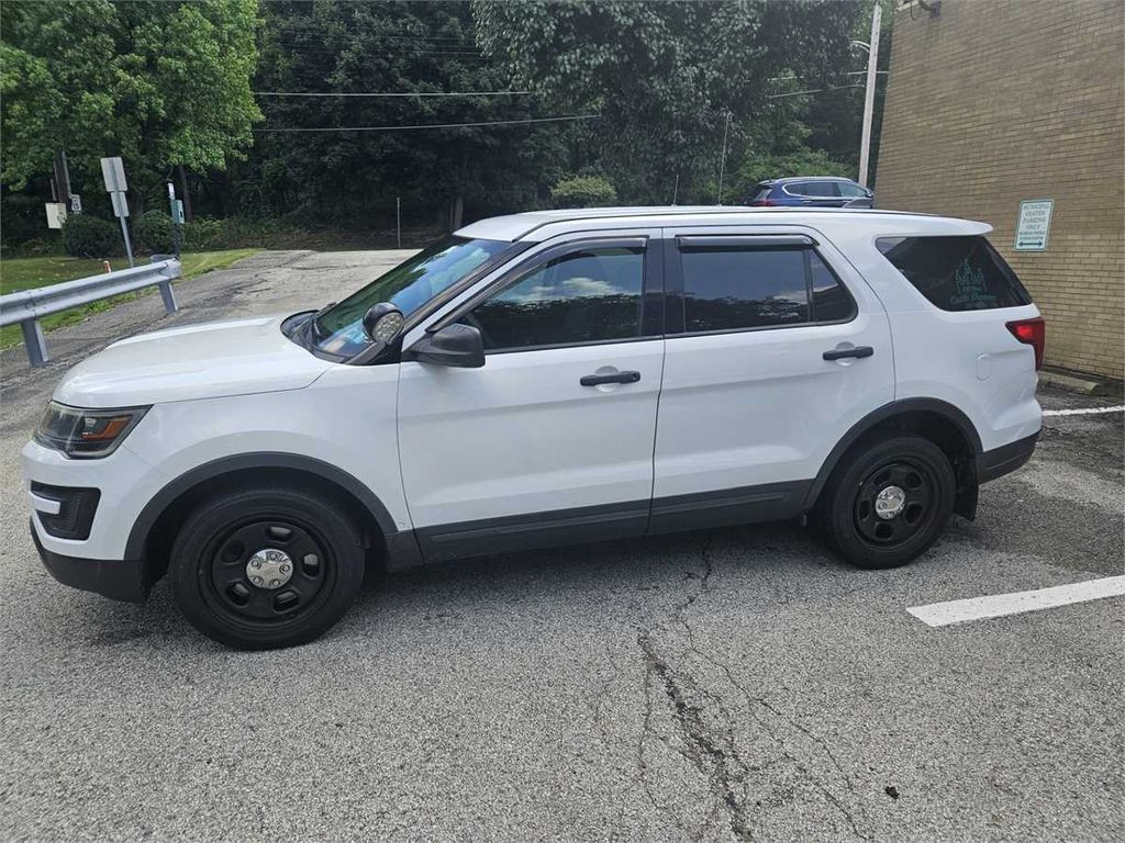 2019 Ford Explorer - photo 1