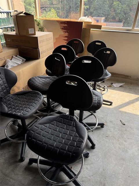 *AS IS* Harrisburg - Qty 8 Lab Stools