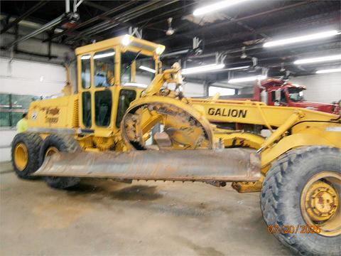 1997 Galion 870C 6-Wheel Drive Grader