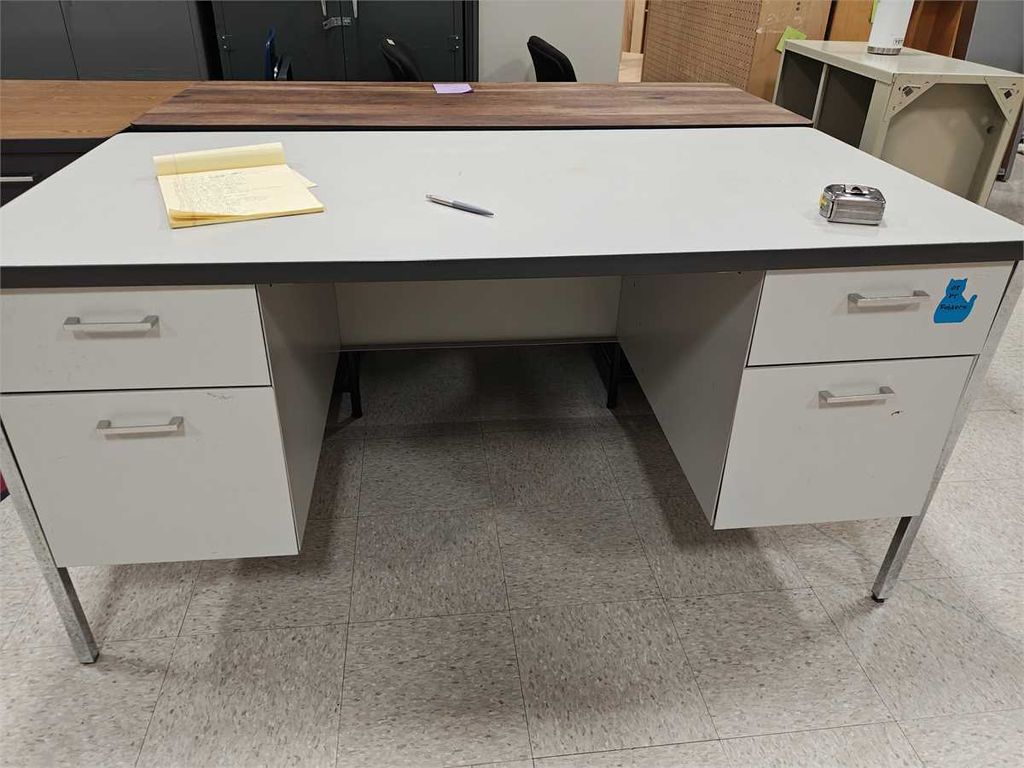 Lot of 2 Metal Desks - photo 1