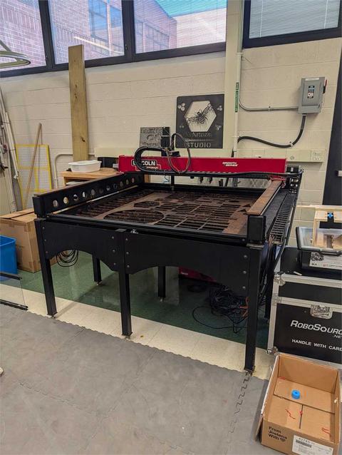 Lincoln Electric Plasma Cutter and CNC Table