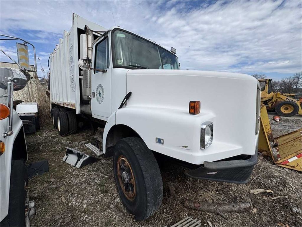 1994 Volvo Garbage Truck White GMC - photo 1