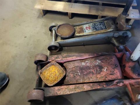 Heavy-Duty Hydraulic Commercial Floor Jack