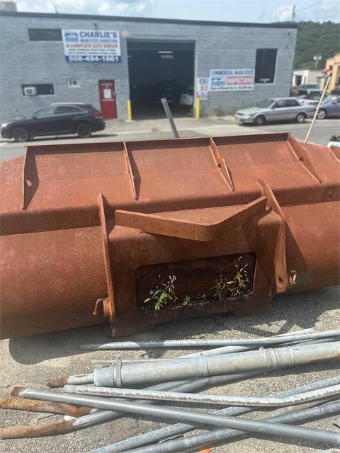 Loaded Bucket (cracked)