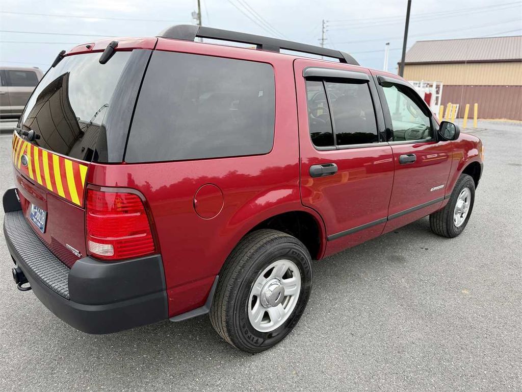 2005 Ford Explorer - photo 1