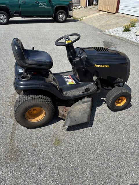 Poulan Pro 42" Ride-On Mower