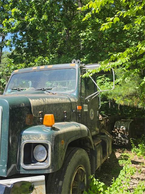 2001 International S-Series Roll-Off Truck