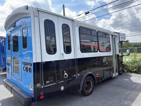 2017 Ford E-450 Cutaway 6008