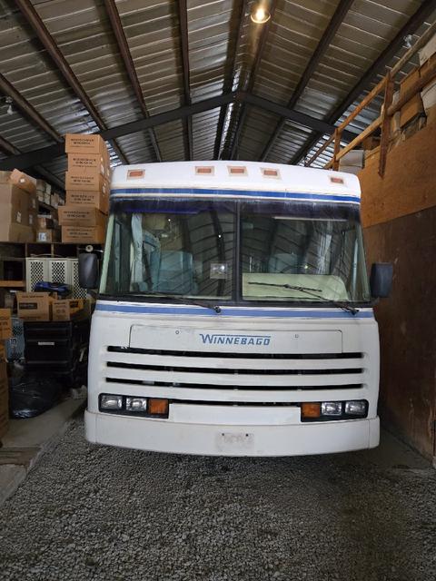 1993 WINNEBAGO MOTOR HOME