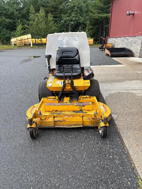 2000 Walker Zero turn mower