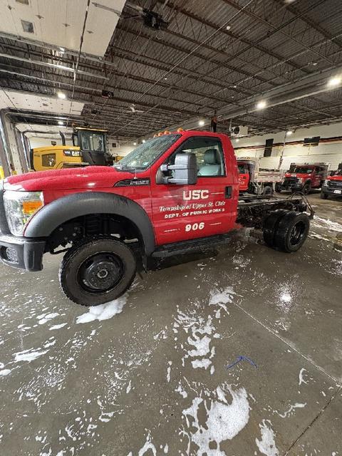 2015 Ford F550 XL 4x4 Super Duty Cab & Chassis Only