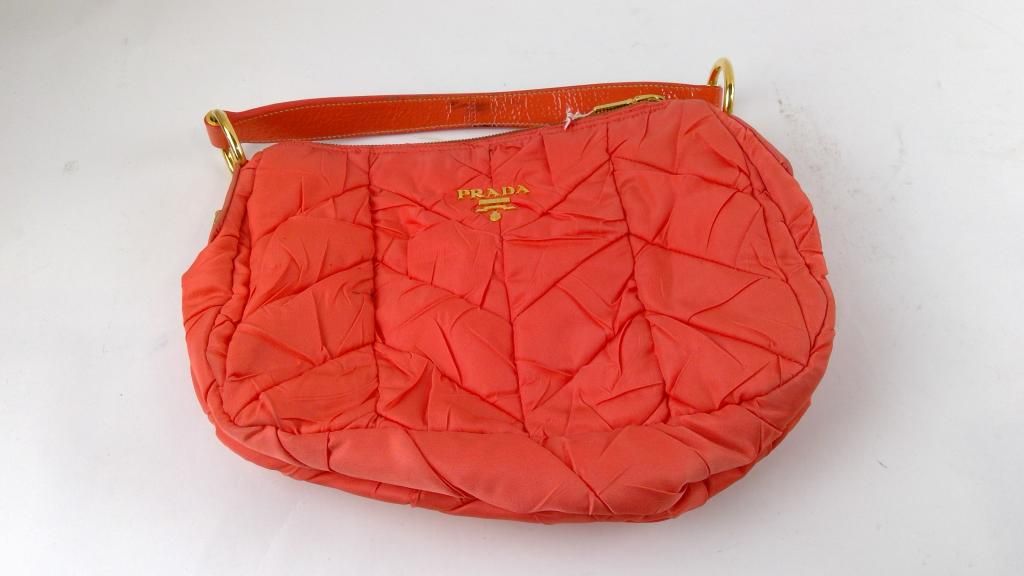 Prada Designer Hand Bag - Doublechecked By Entrupy — photo 1
