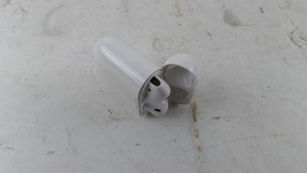 Apple Airpods Sold For Parts - photo 1