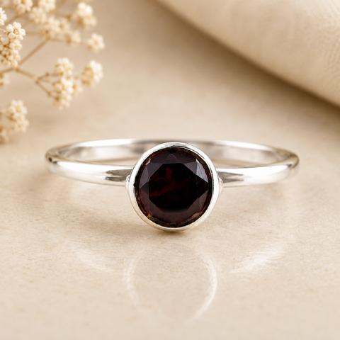 No Reserve 925 Sterling Silver 0.92 Ct Round Garnet Ring 7 US Ring Size