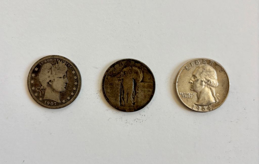 Lot of 3 U.S. Silver Quarters – 1907 Barber, 1927 Standing Liberty & 1964 Washington — photo 1