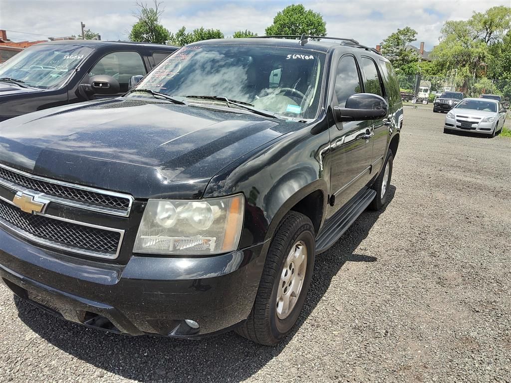 2010 Chevrolet Tahoe LT — photo 1