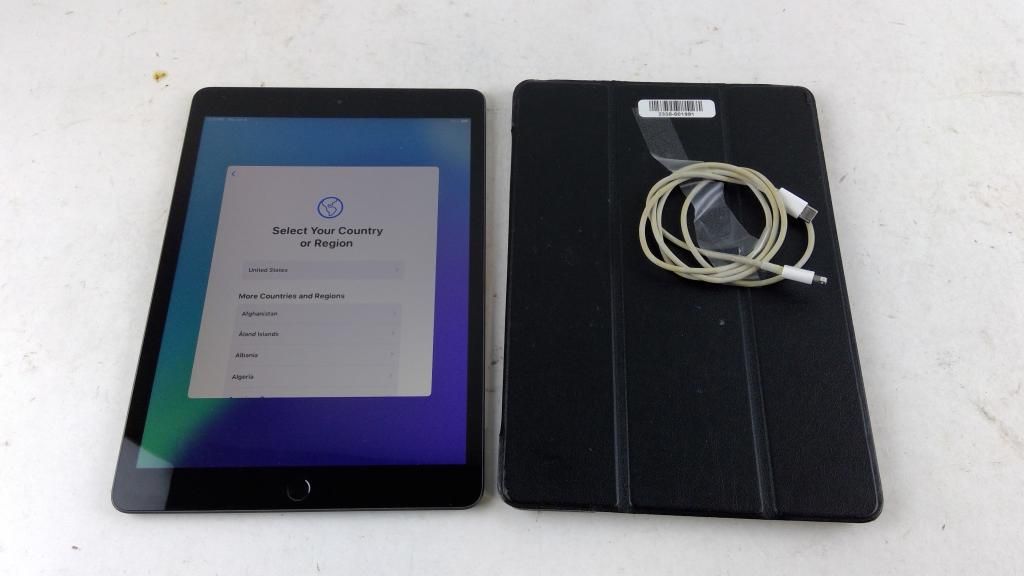 Apple IPad 7th Gen, Activation Locked, Sold For Parts - photo 1