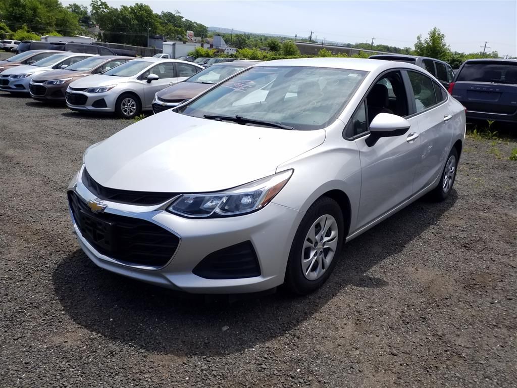 2019 Chevrolet Cruze - photo 1