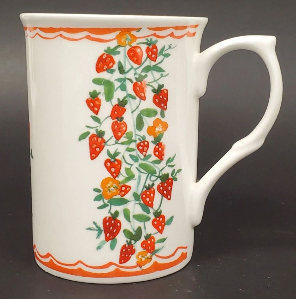 Vintage Rose of England Fire Bone China Strawberry Vine Mug England 4"H - photo 1