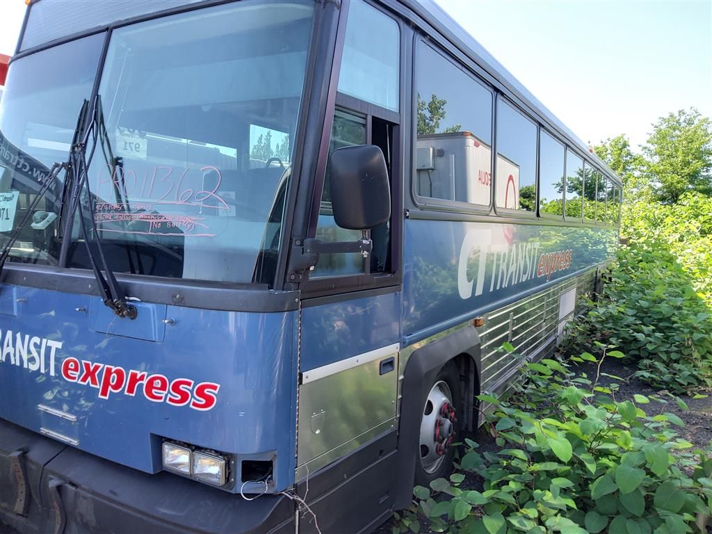 2004 MOTOR COACH INDUSTRIES 102DL3 Intercity/D4500 - photo 1