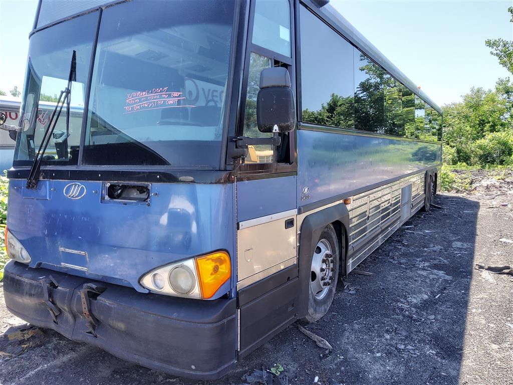 2010 Motor Coach Ind 102DL3 Intercity/D4500 - photo 1
