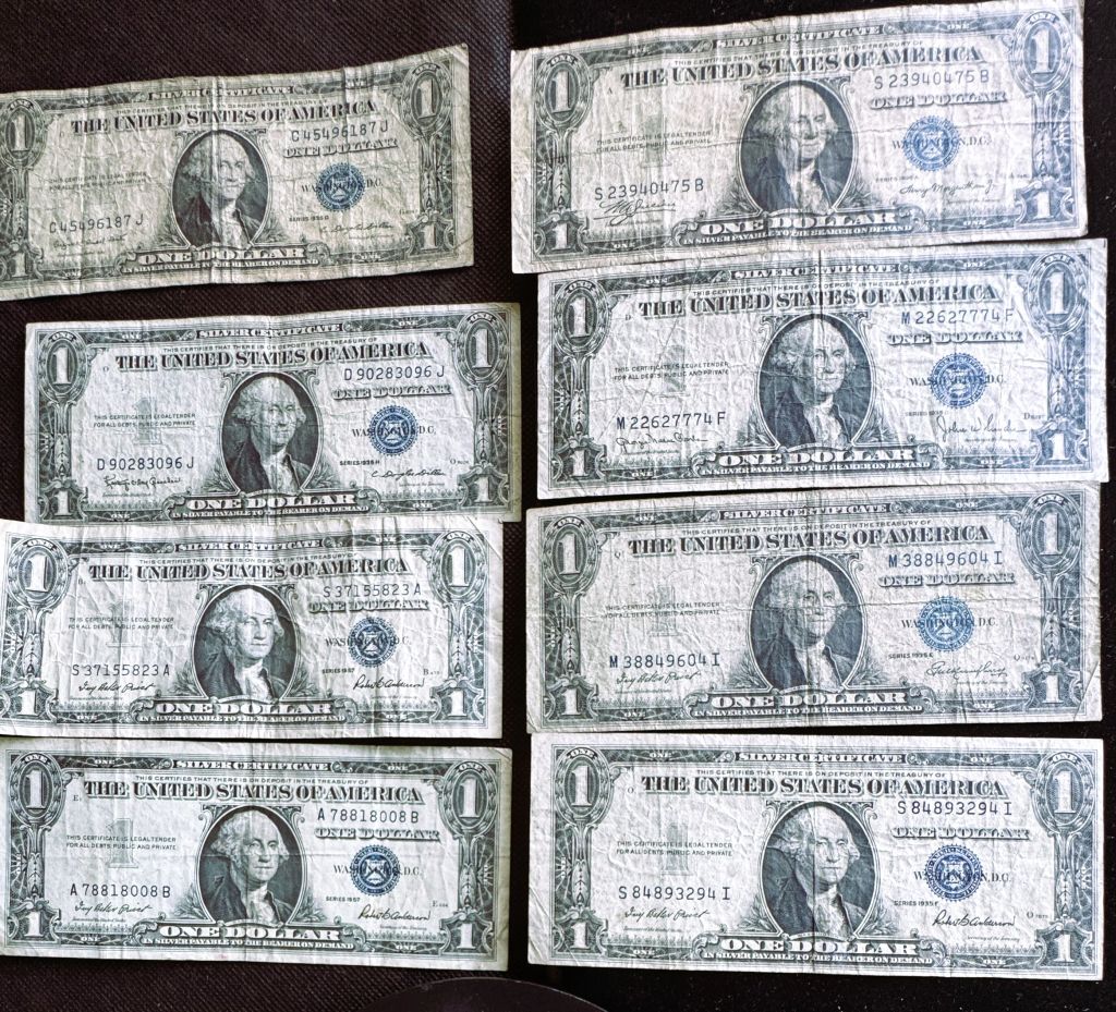 $1 DOLLAR SILVER CERTIFICATE ALBUM, 16 VARIOUS SERIES & CONDITIONS - photo 1