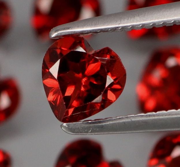 No Reserve VVS Natural Garnet Heart Cut Loose Gemstone - photo 1