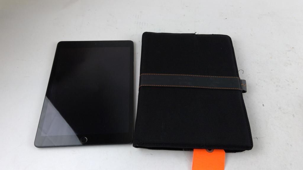 Apple IPad 7th Gen, Activation Locked, Sold For Parts - photo 1