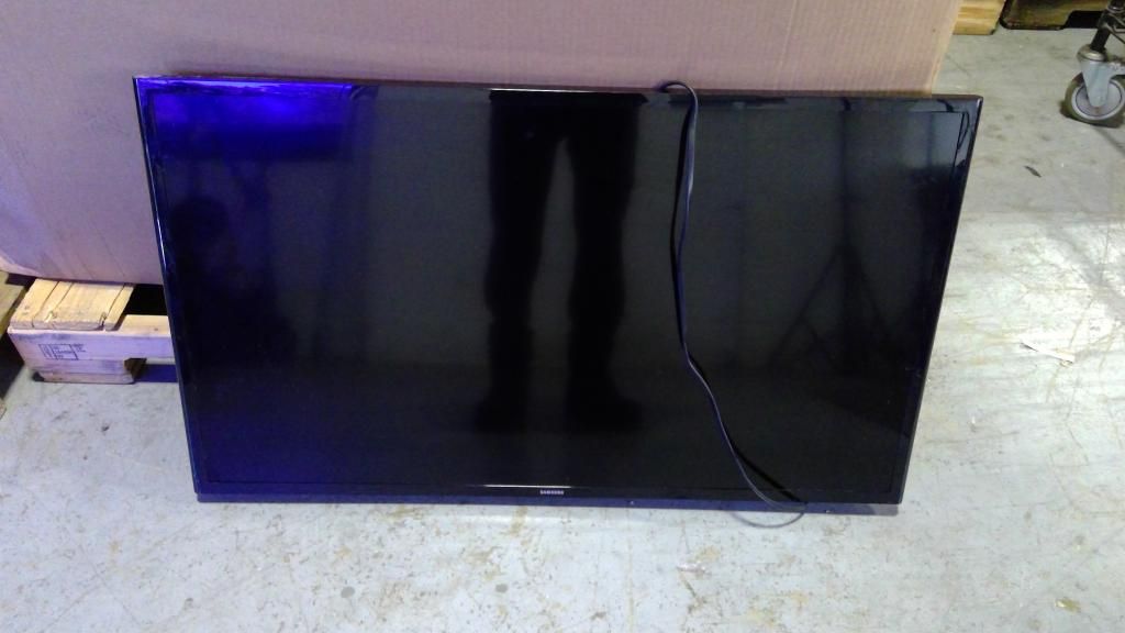 Samsung 40" LCD TV - photo 1