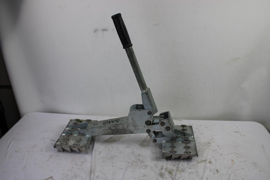 SMG TurFix Carpet/Turf Clamp - photo 1