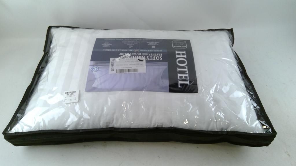 Hotel Pillow Size Queen - photo 1