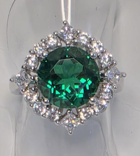 No Reserve Emerald & Zircon Ring Size 5