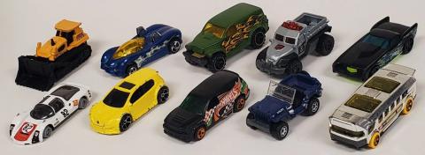 Lot of 10 TH Hot Wheels Matchbox Diecast Cars - Good Condition Mix