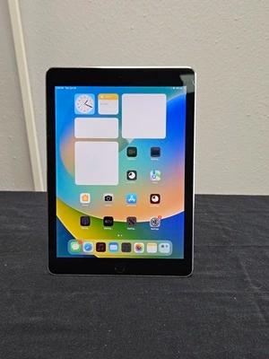 Apple iPad Pro 9.7" 128GB Wi-Fi Tablet