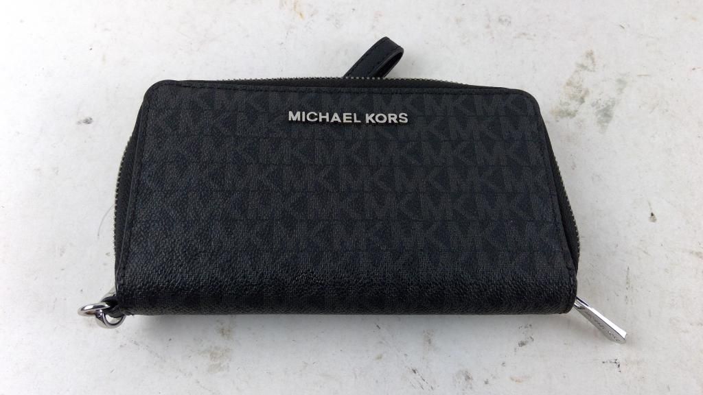 Micheal Kors Wallet - photo 1