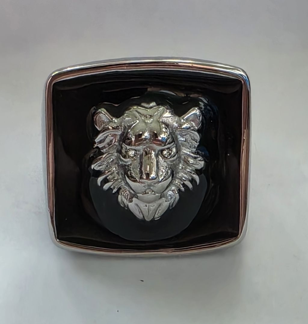 No Reserve Black Enamel Lion RIng Size 7 - photo 1