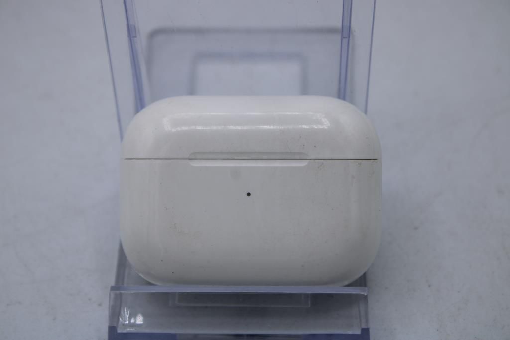 Apple AirPods Pro With Charging Case - photo 1