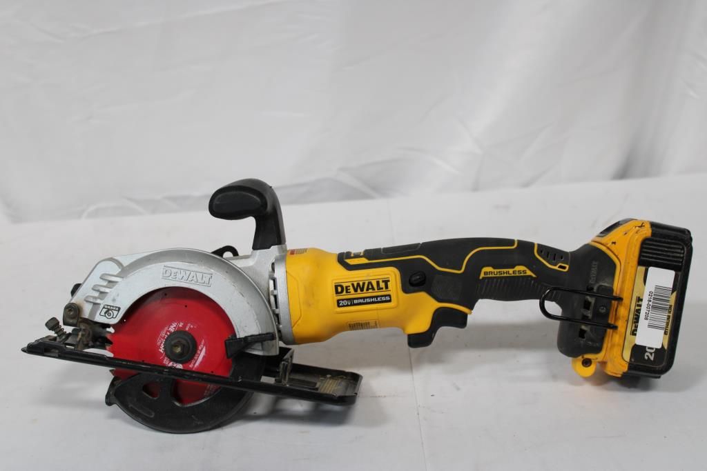Dewalt Brushless Circular Saw - photo 1