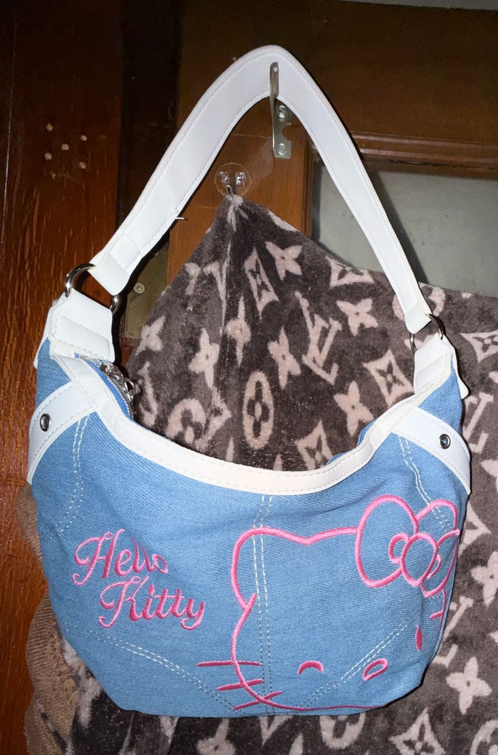 Hello Kitty Blue Denim Style Shoulder Handbag Purse White Trim Zip Closure - photo 1