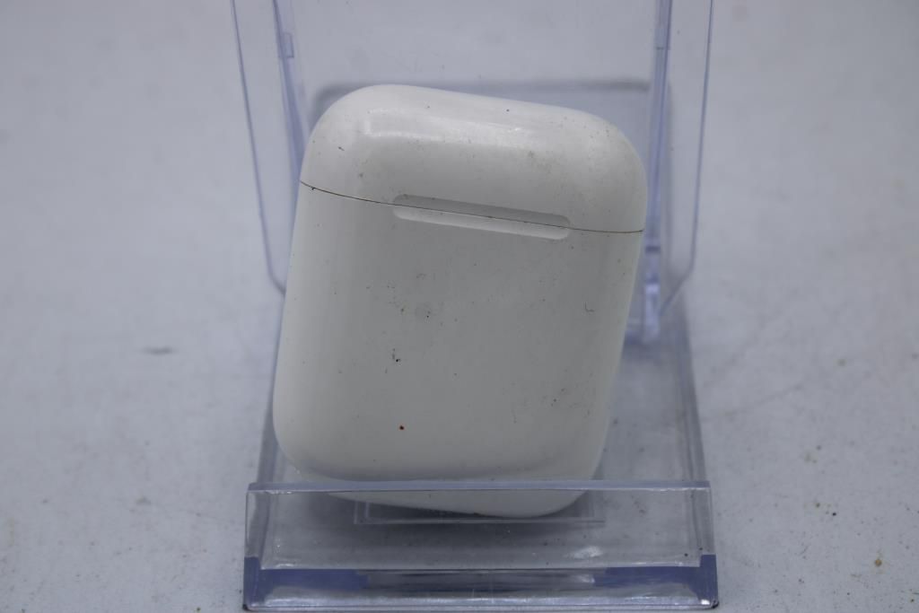 Apple AirPods With Charging Case - photo 1