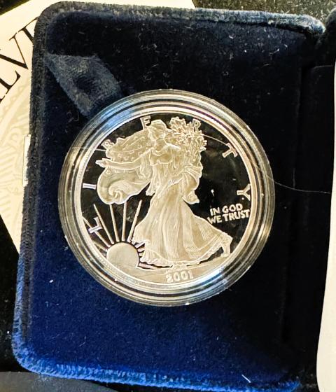 2001-W WEST POINT MINT GEM PROOF 1oz .999 FINE SILVER AMERICAN EAGLE, IN A CAPSULE, VELVET CASE, COA