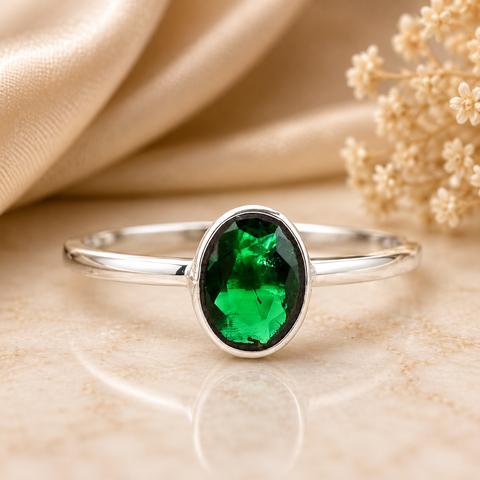 No Reserve 925 Sterling Silver 0.92 Ct Oval Created Emerald Ring