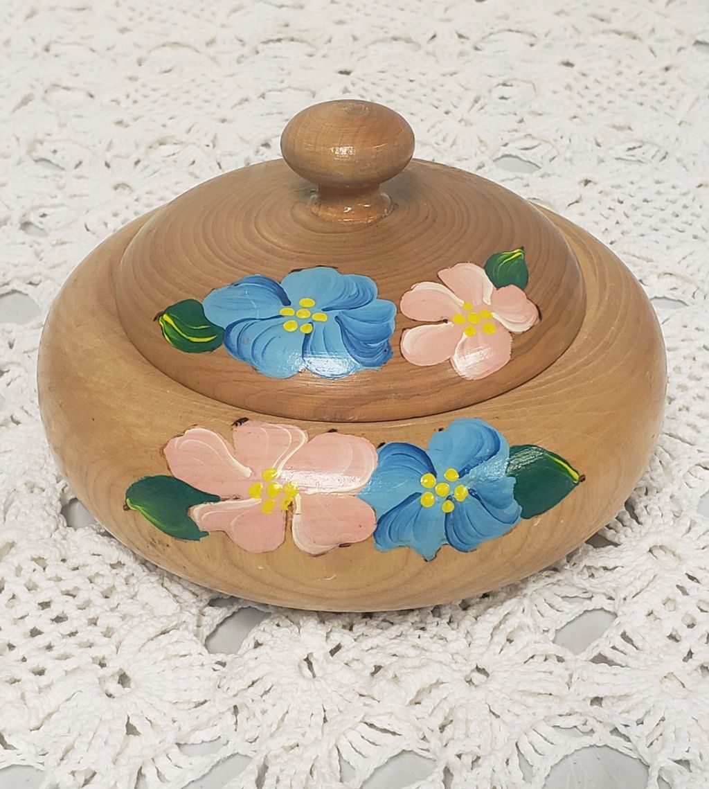 Vintage Hand-painted Round Wooden Trinket/Keepsake Box with Lid - photo 1