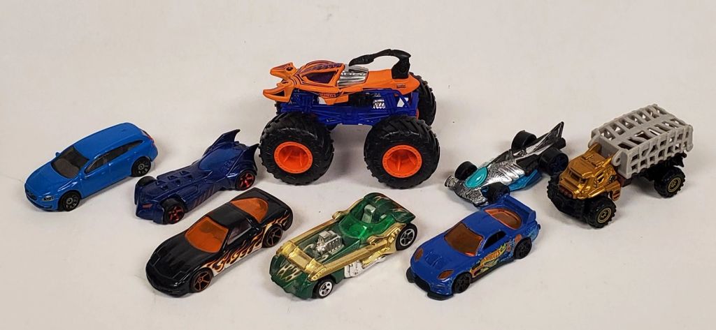 Lot of 8 Hot Wheels & Matchbox Diecast Cars - Monster Trucks, Sports Cars & More - photo 1
