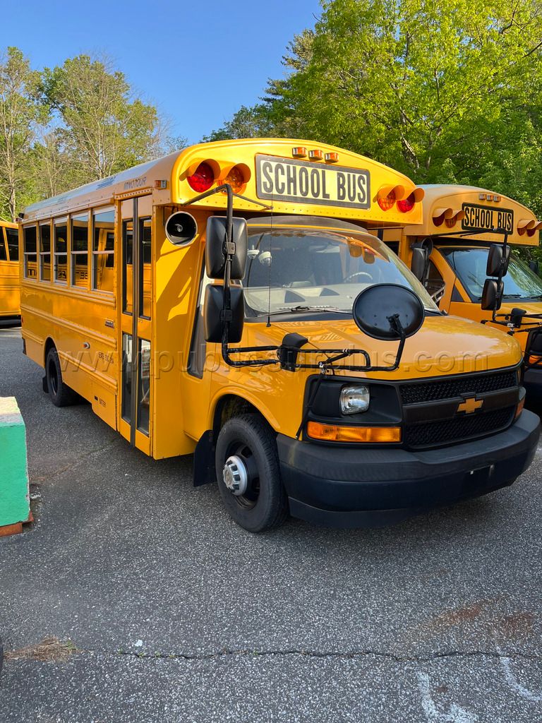 2018-GAS SCHOOL BUS - 30 PASSENGER W/CAMERAS W-A/C - photo 1
