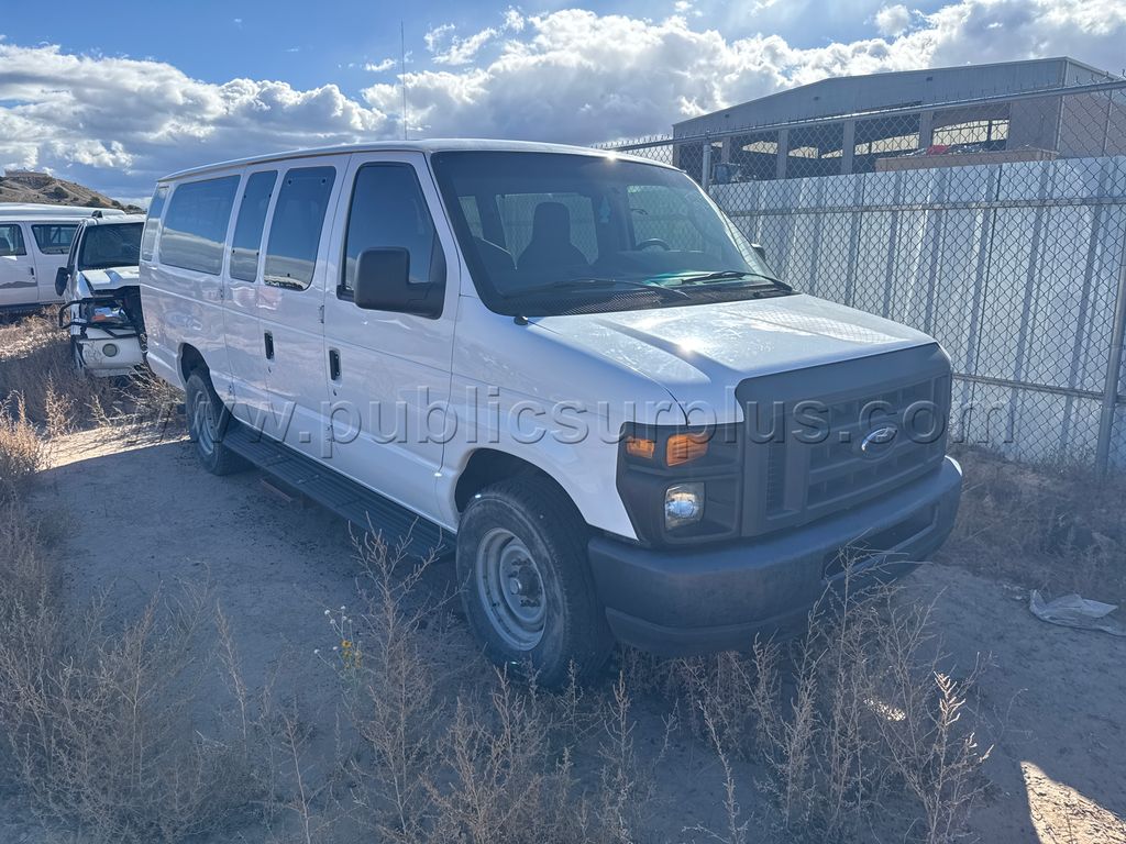 2013 Van Ford E-Series — photo 1