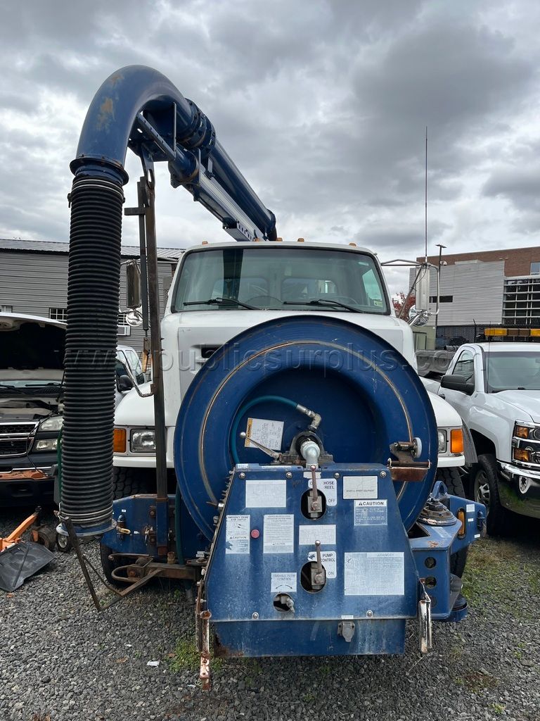 2005 Sterling Vac-con utility service truck — photo 1