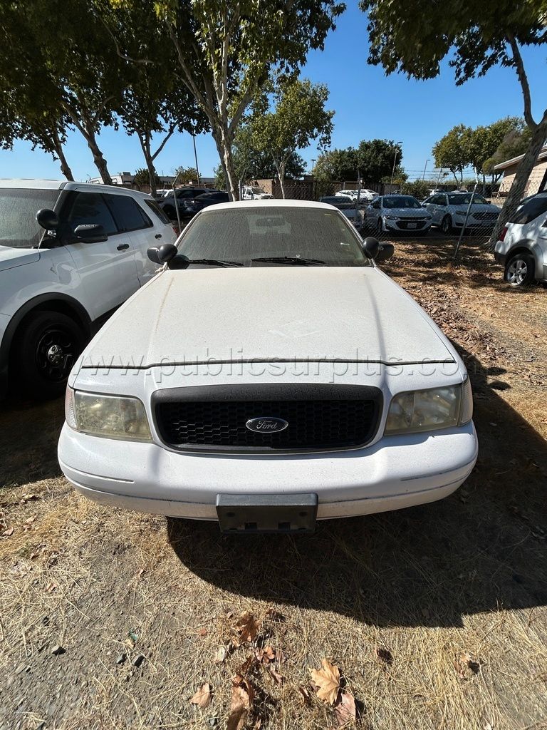 2011 FORD CROWN VIC — photo 1