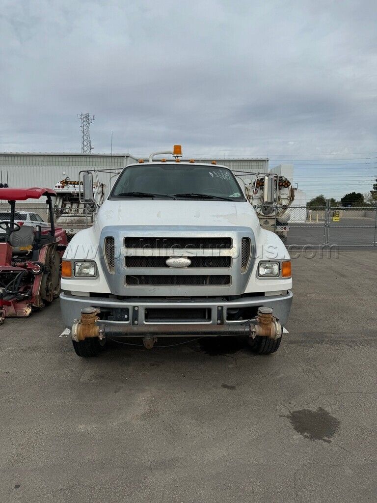 F-750 Water Truck #5 — photo 1